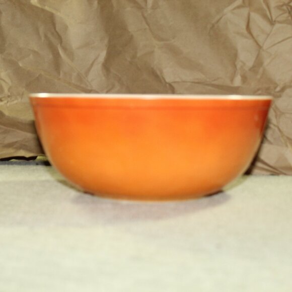 Vintage 70s Pyrex Flameglo Red/Orange Ombre Mixing Bowl #404 4 QT - Picture 1 of 8